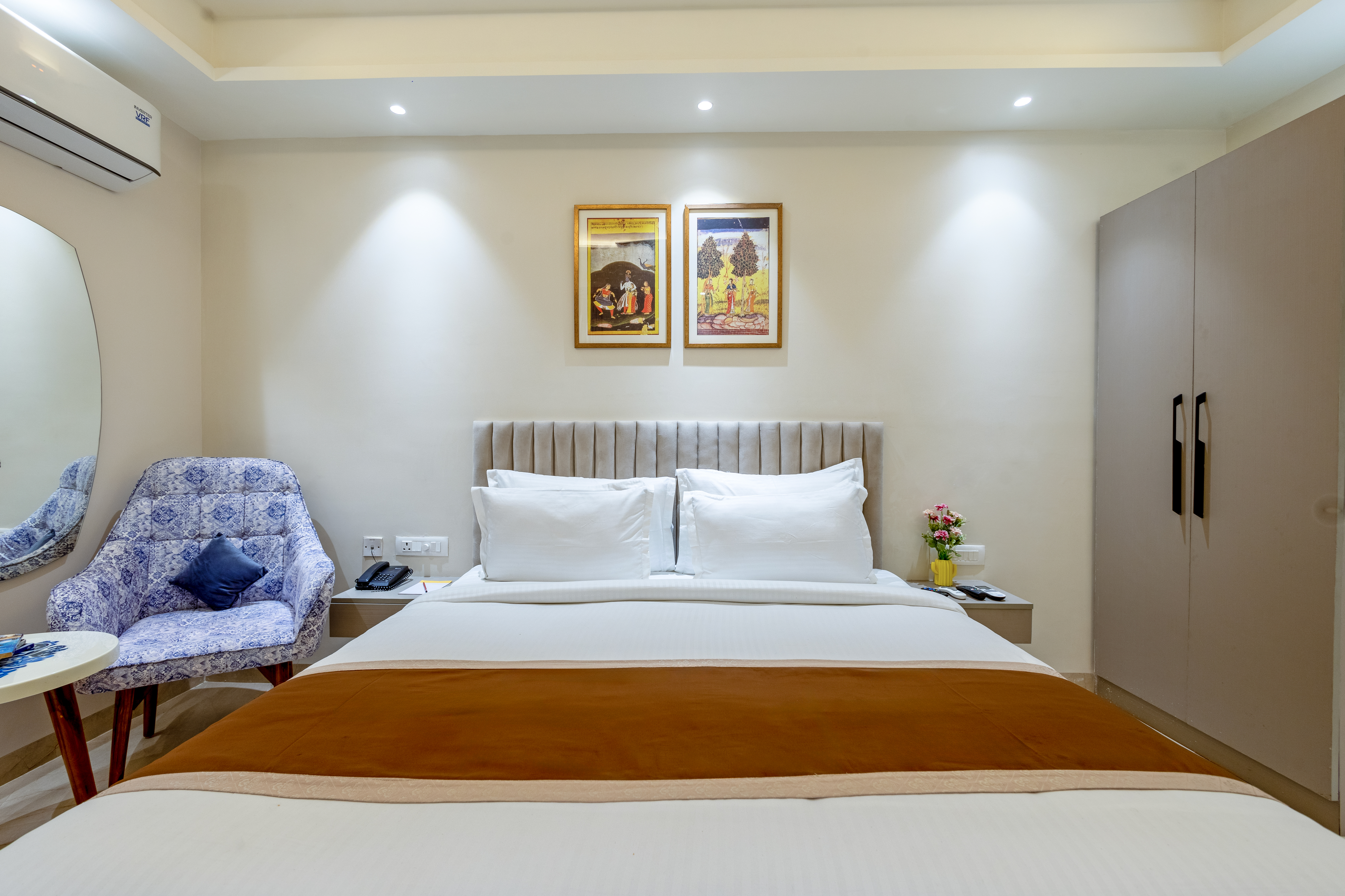 Sector 52 Deluxe Room